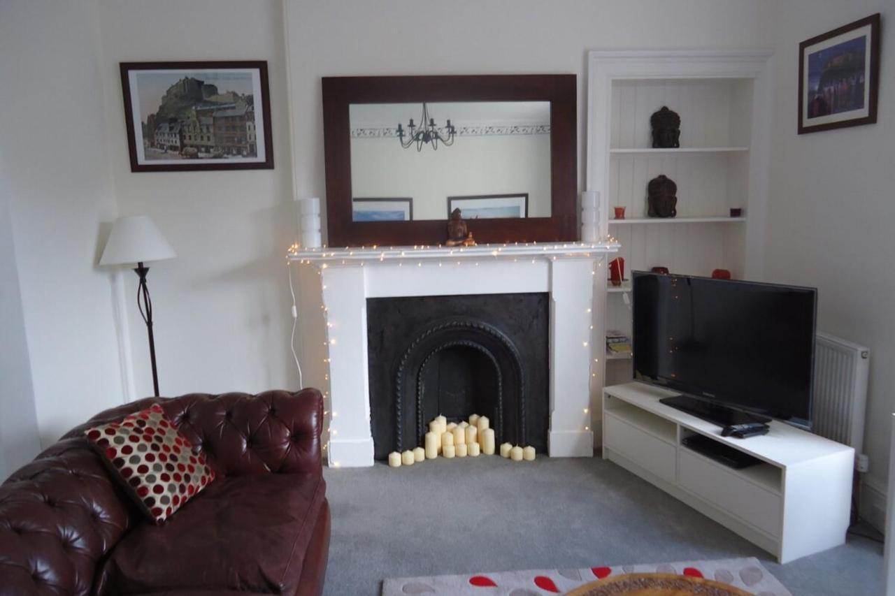 Ferienwohnung Modern And Colourful Flat By The Castle Edinburgh Exterior foto