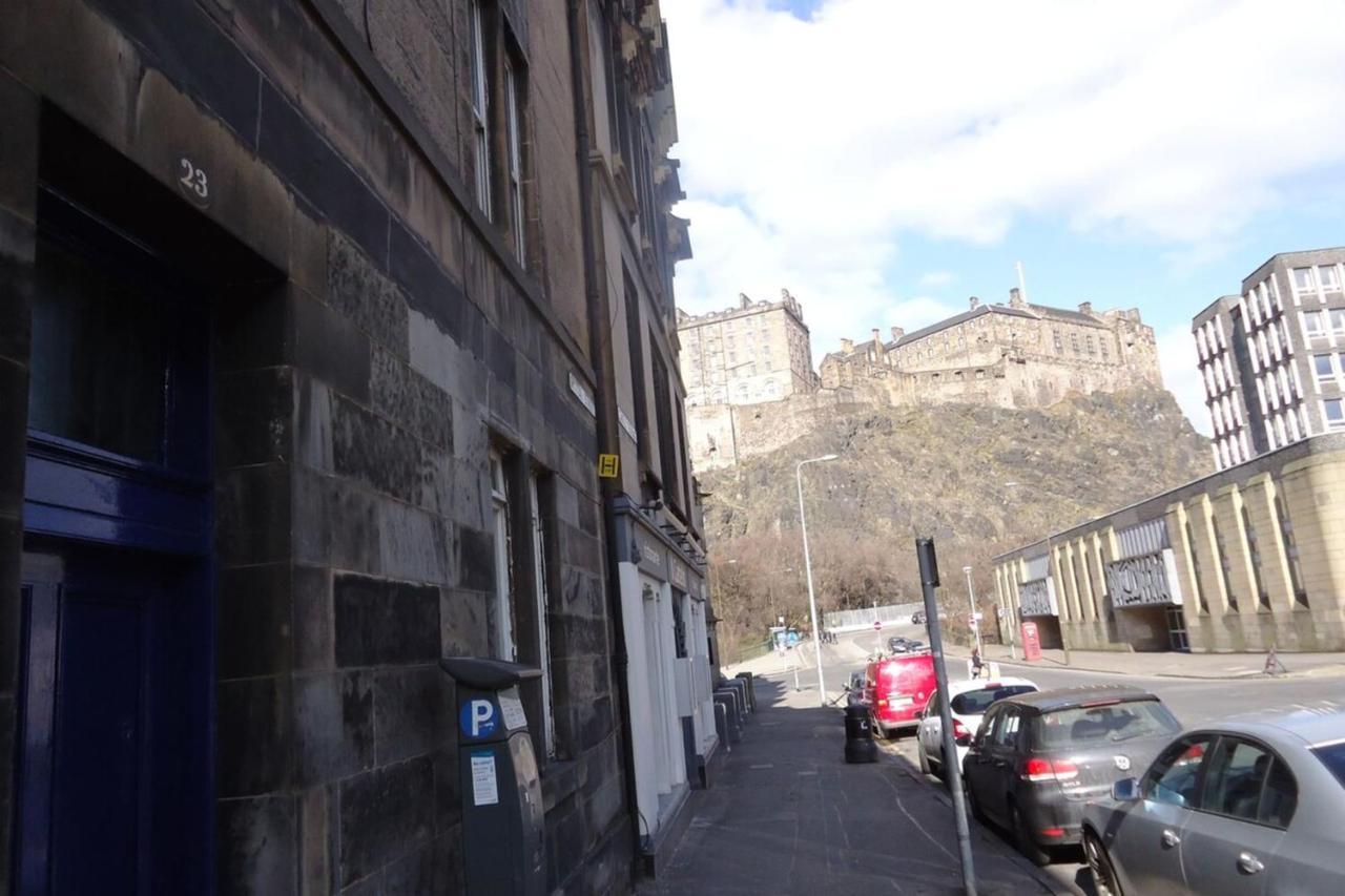 Ferienwohnung Modern And Colourful Flat By The Castle Edinburgh Exterior foto